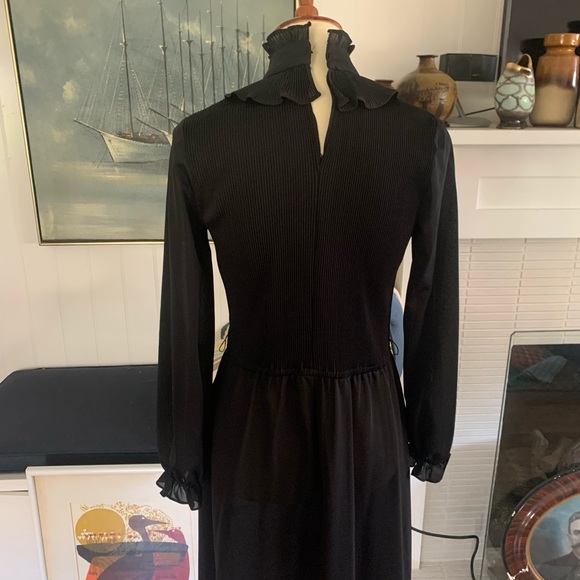 Vicky Vaughn Black Ruffled Neck Dress - Picture 10 of 14